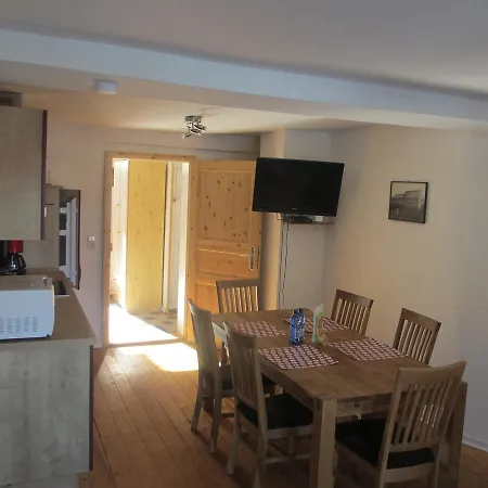 Ferienappartments Kirchhof Apartment *