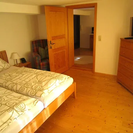 Ferienappartments Kirchhof Apartment *